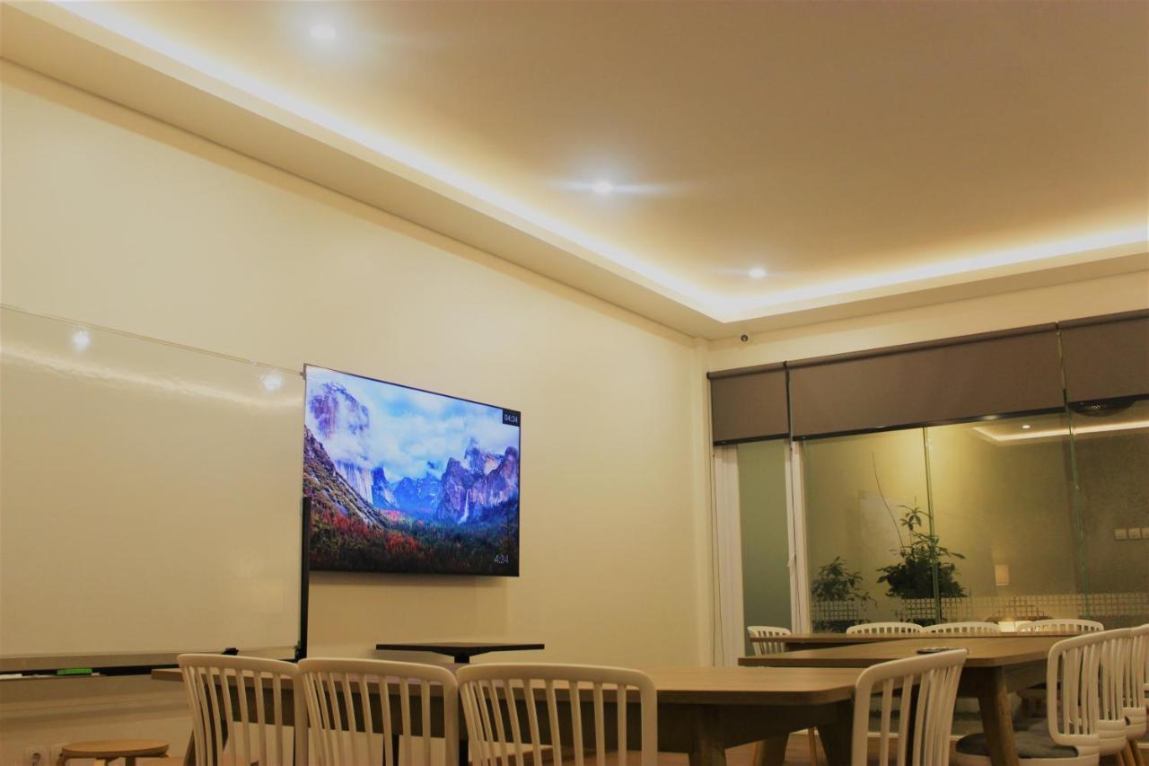 Treehouse Suites - Boutique Serviced Apartment Джакарта Екстер'єр фото