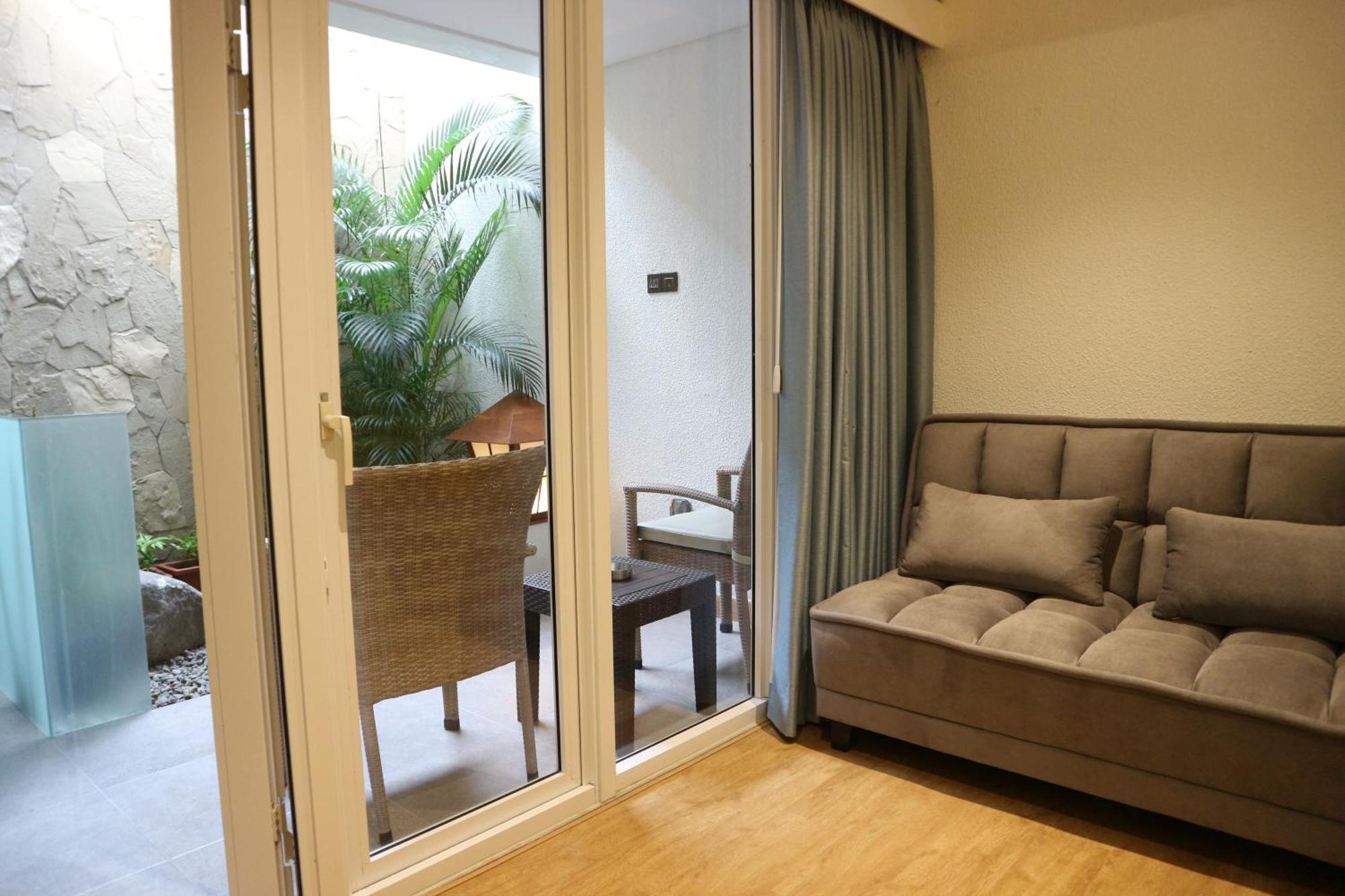 Treehouse Suites - Boutique Serviced Apartment Джакарта Екстер'єр фото